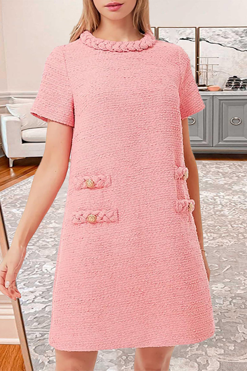Well Tailored Dress with a Graceful Silhouette