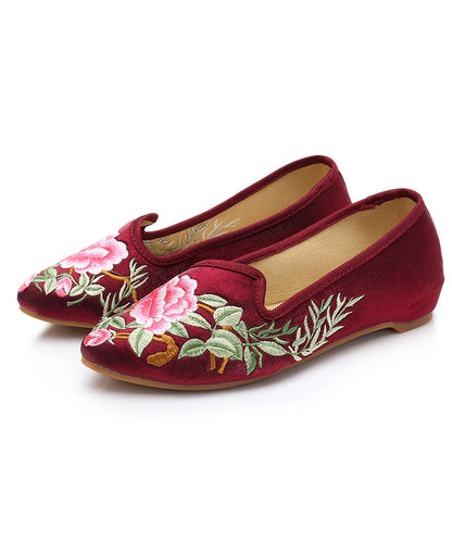 Polished Shoes with an Effortless Classic Look