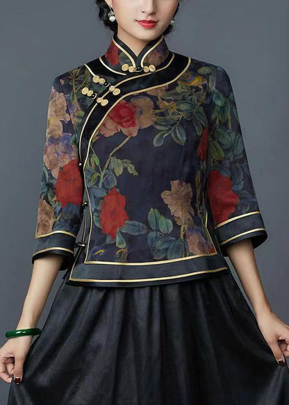 Classic Vintage Shirt with a Flattering Fit