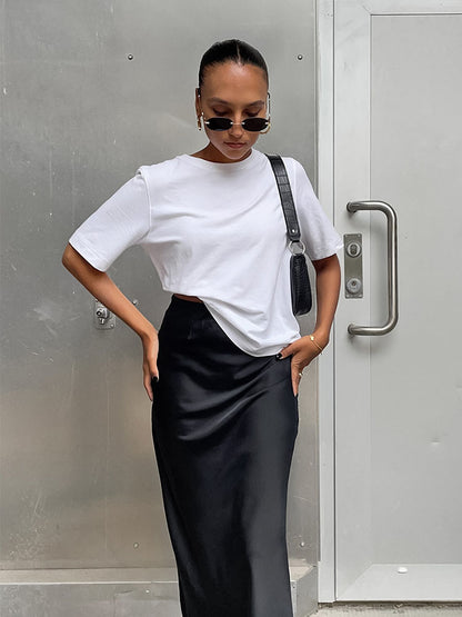 Well Tailored Garment with a Graceful Silhouette