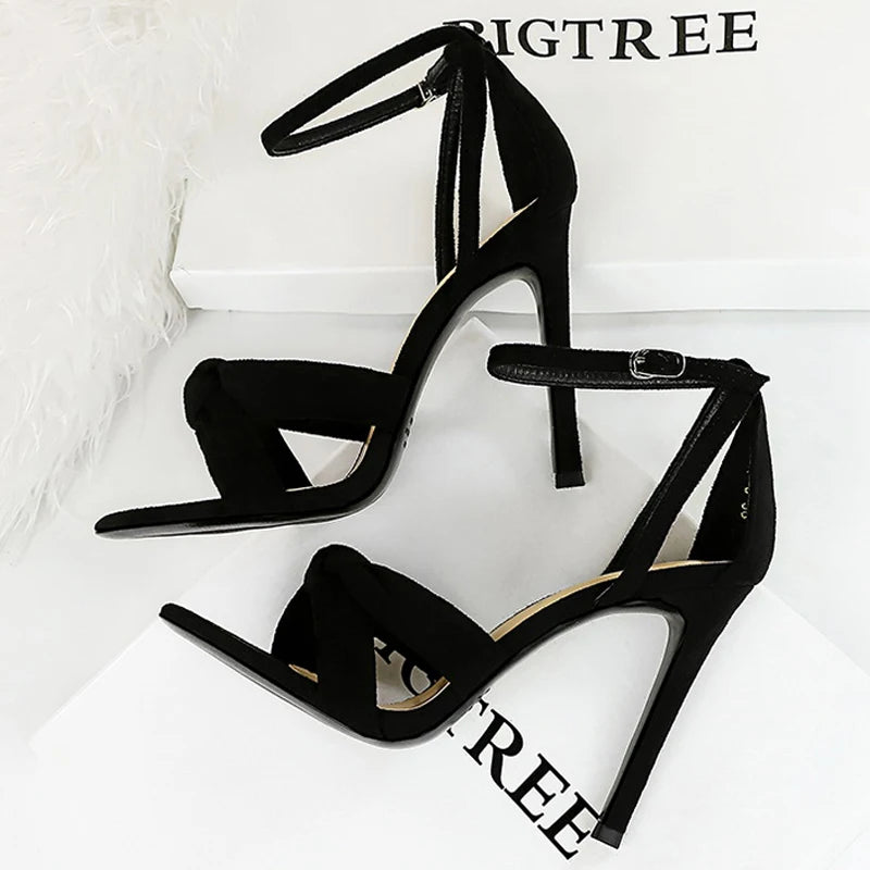 Classic Vintage & Enduringly Stylish Sandals