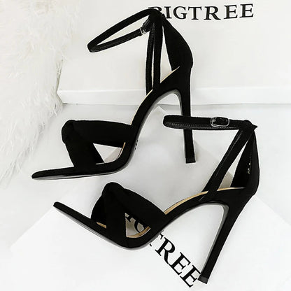 Classic Vintage & Enduringly Stylish Sandals