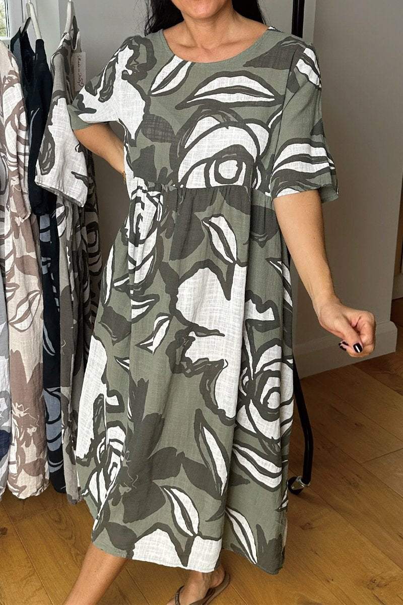 Sophisticated Dress with a Clean Classic Look