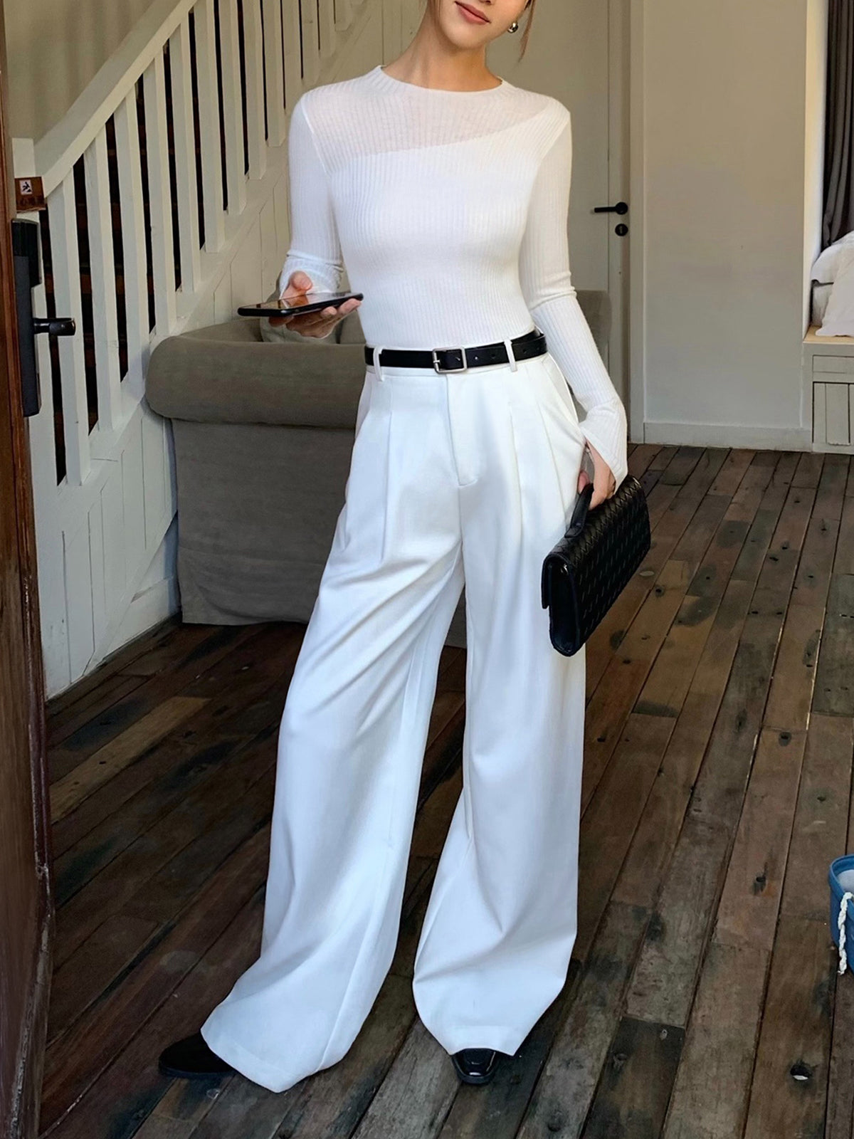 Well Tailored Top with a Graceful Silhouette