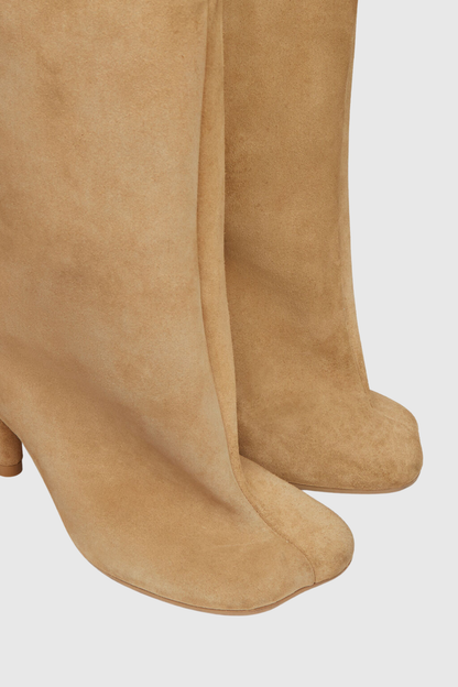 Sophisticated Boots with a Clean Classic Look