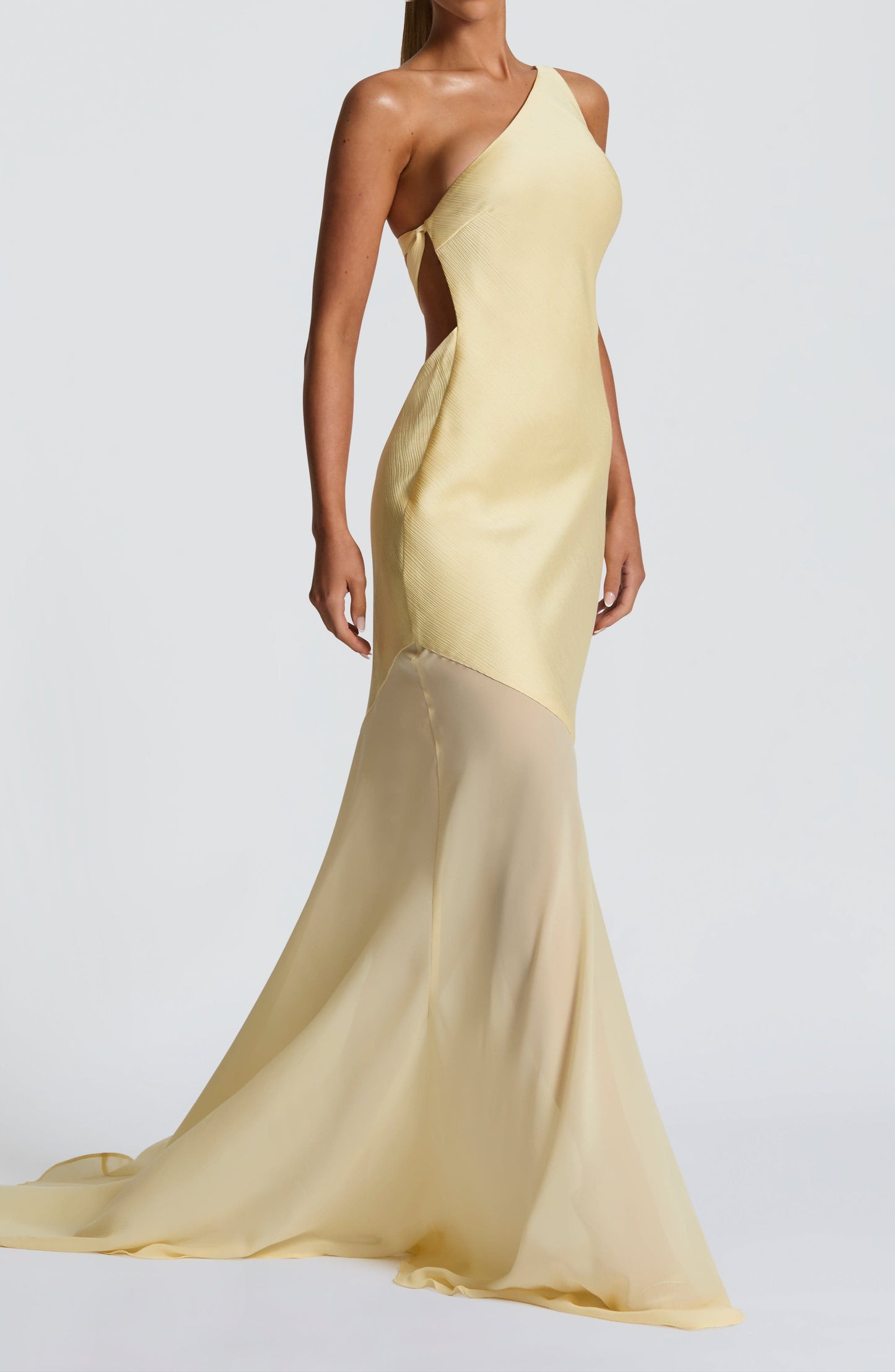 Sophisticated Garment with a Clean Classic Look