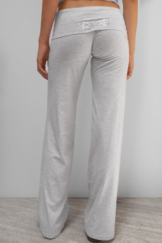 Gracefully Styled Pants for Any Occasion
