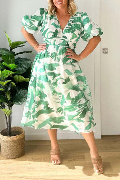 Gracefully Styled Dress for Any Occasion