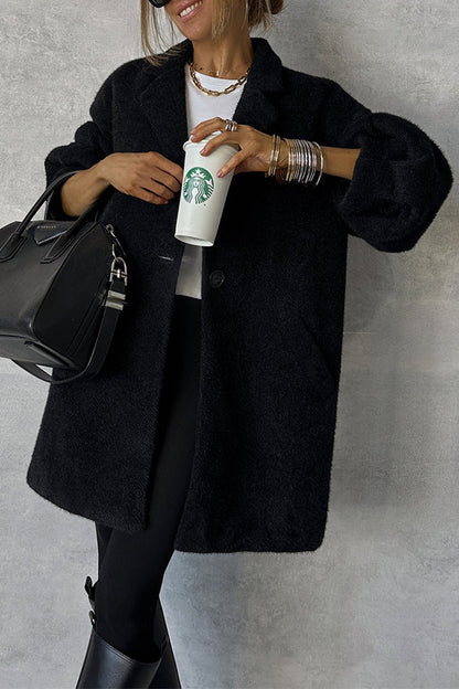Well Tailored Coat with a Graceful Silhouette