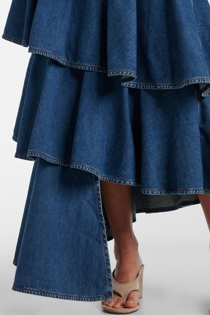 Gracefully Styled Garment for Any Occasion