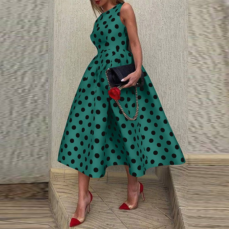 Classic Vintage & Enduringly Stylish Dress