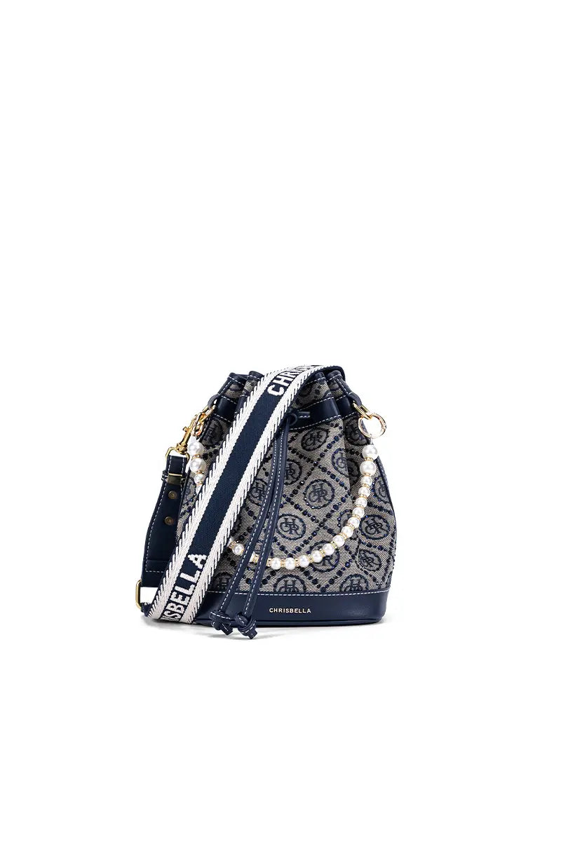 Beautifully Finished Bag in a Timeless Design