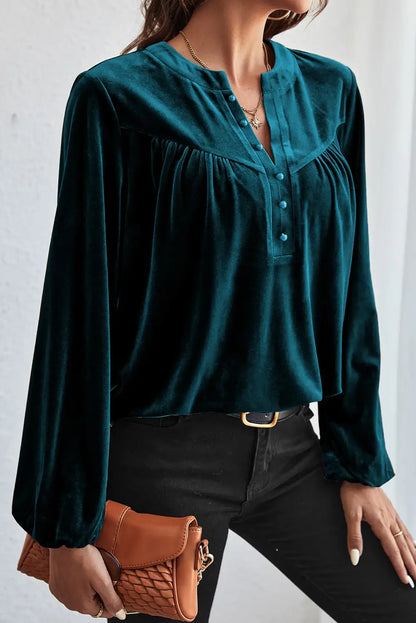 Effortlessly Elegant Top with a Timeless Design