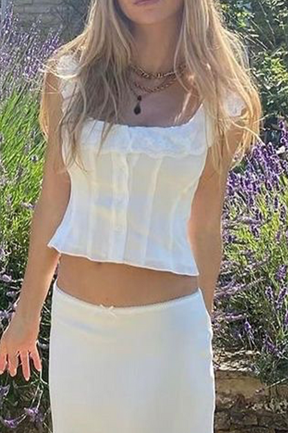 Well Tailored Top with a Graceful Silhouette