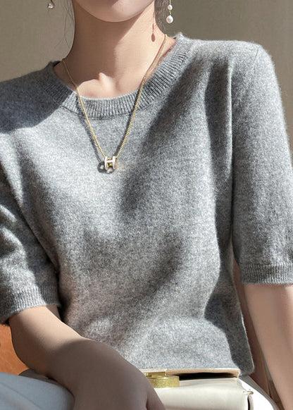 Effortlessly Elegant Sweater with a Timeless Design
