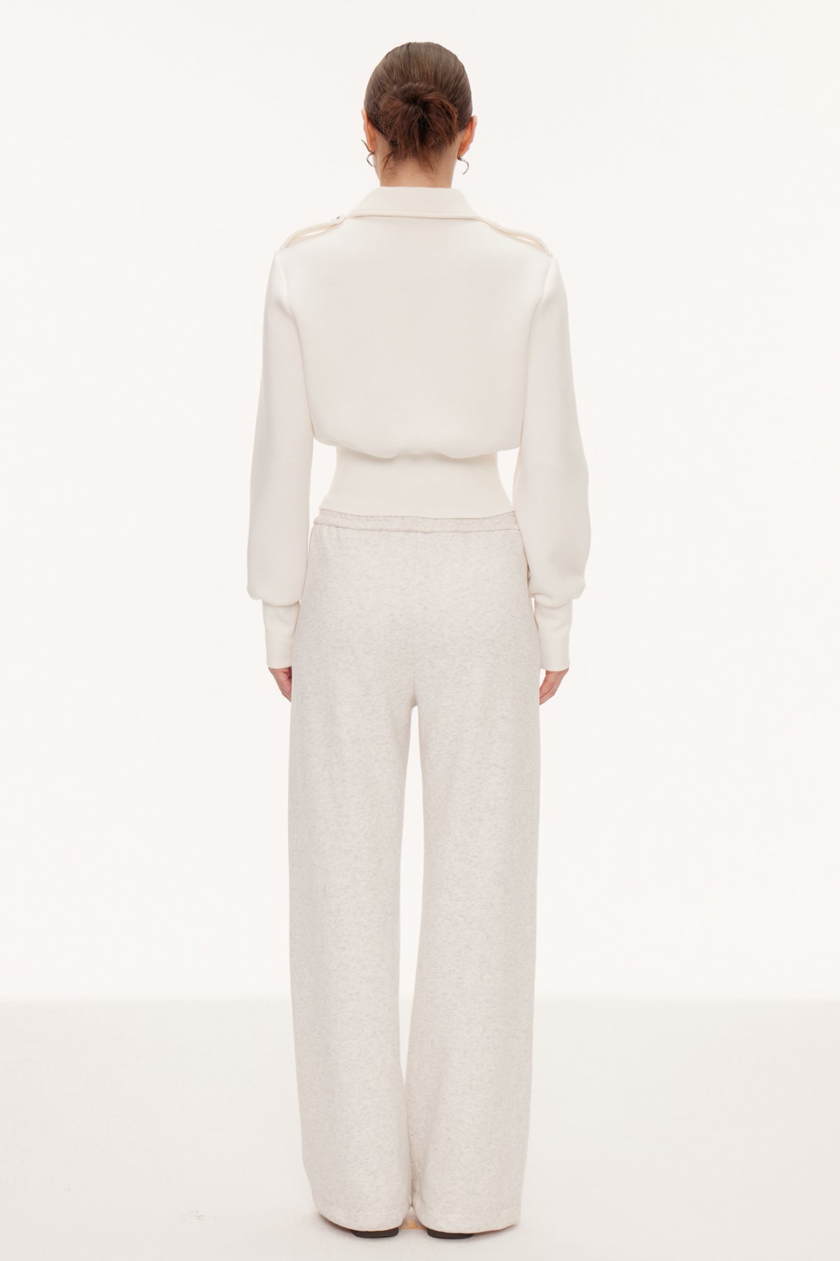 Effortlessly Elegant Jacket with a Timeless Design