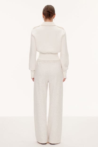Effortlessly Elegant Jacket with a Timeless Design