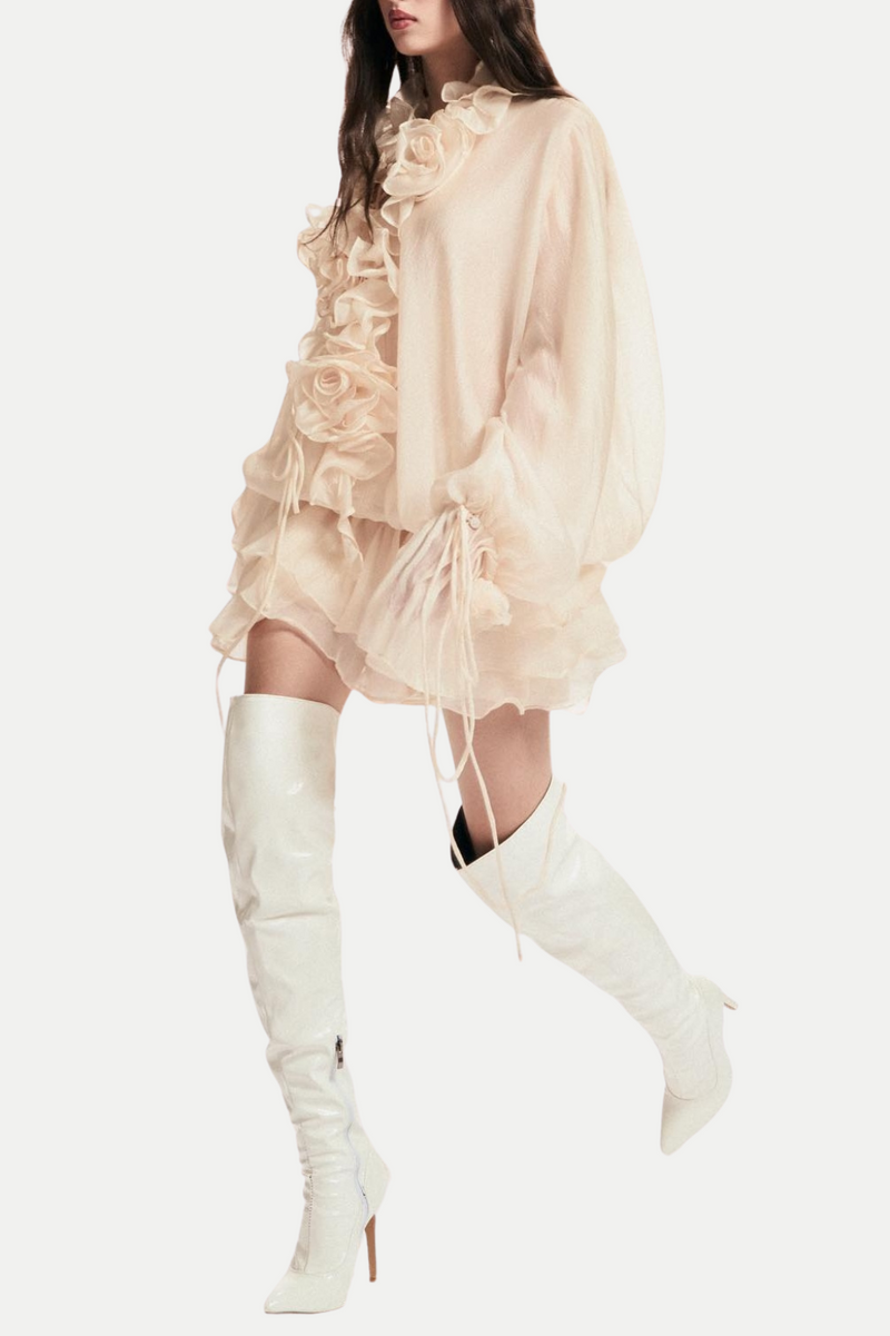 Well Tailored Dress with a Graceful Silhouette