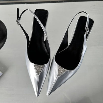 Effortlessly Elegant Heels with a Timeless Design