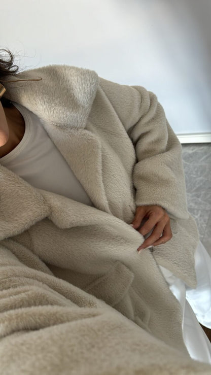 Sophisticated Jacket with a Clean Classic Look