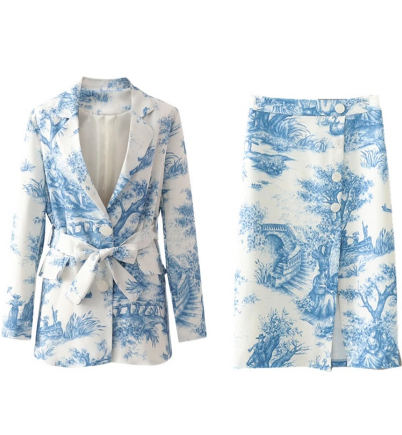 Gracefully Styled Garment for Any Occasion