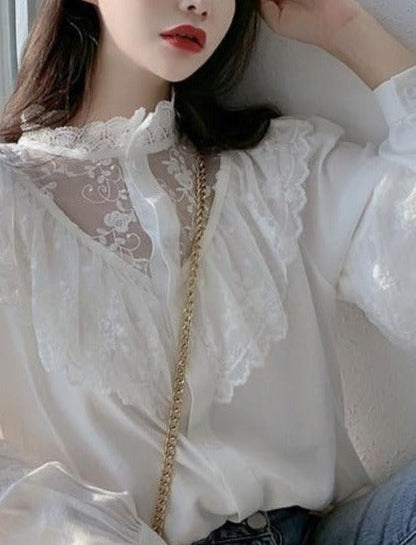 Effortlessly Elegant Blouse with a Timeless Design
