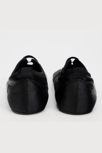 Sophisticated Garment with a Clean Classic Look