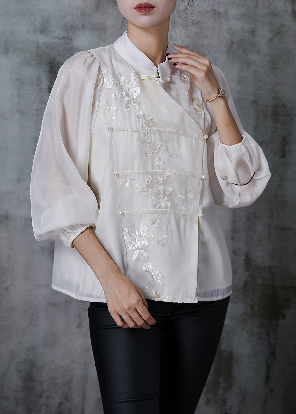 Beautifully Crafted Blouse in a Classic Style