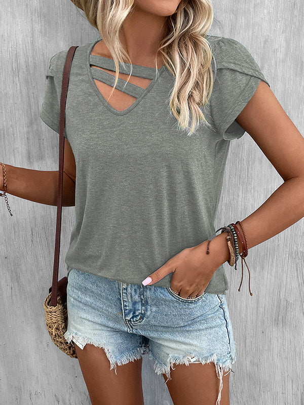 Effortlessly Elegant T-Shirt with a Timeless Design