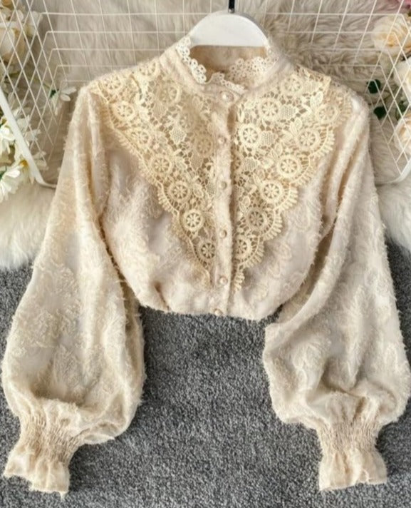 Sophisticated Blouse with a Clean Classic Look