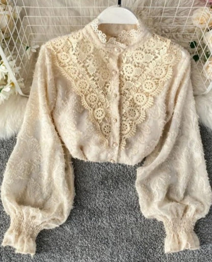 Sophisticated Blouse with a Clean Classic Look