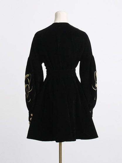 Classic Vintage Dress with a Flattering Fit