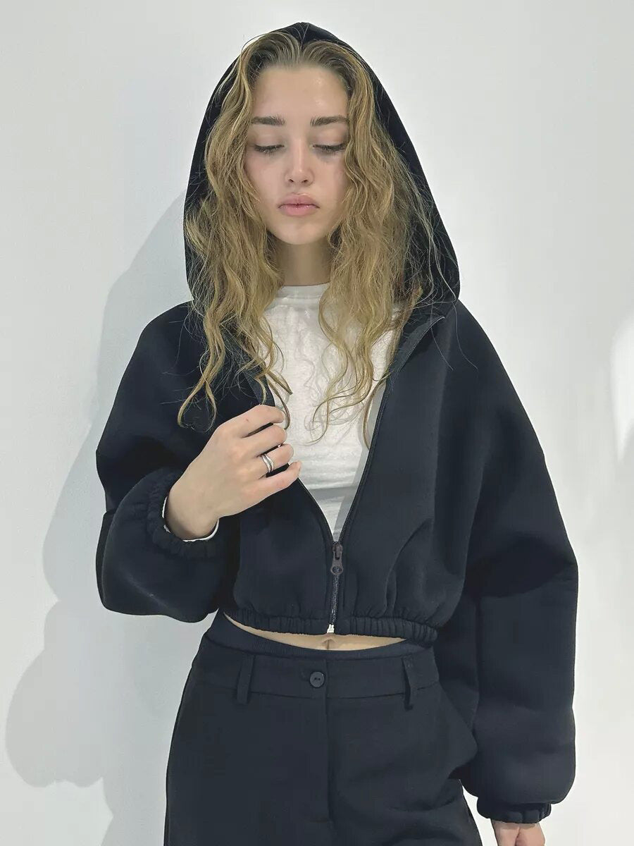 Well Tailored Coat with a Graceful Silhouette