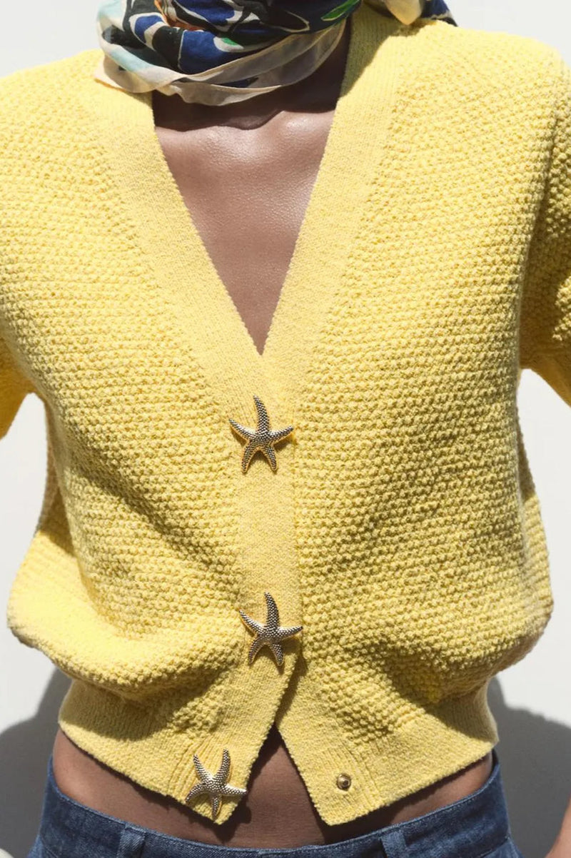 Well Tailored Cardigan with a Graceful Silhouette
