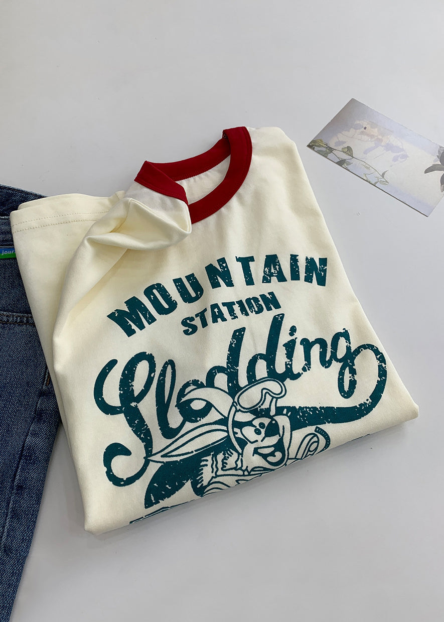 Classic Vintage Shirt with a Flattering Fit