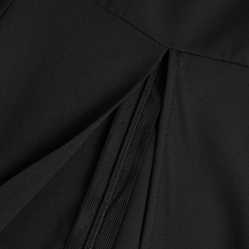 Well Tailored Blouse with a Graceful Silhouette