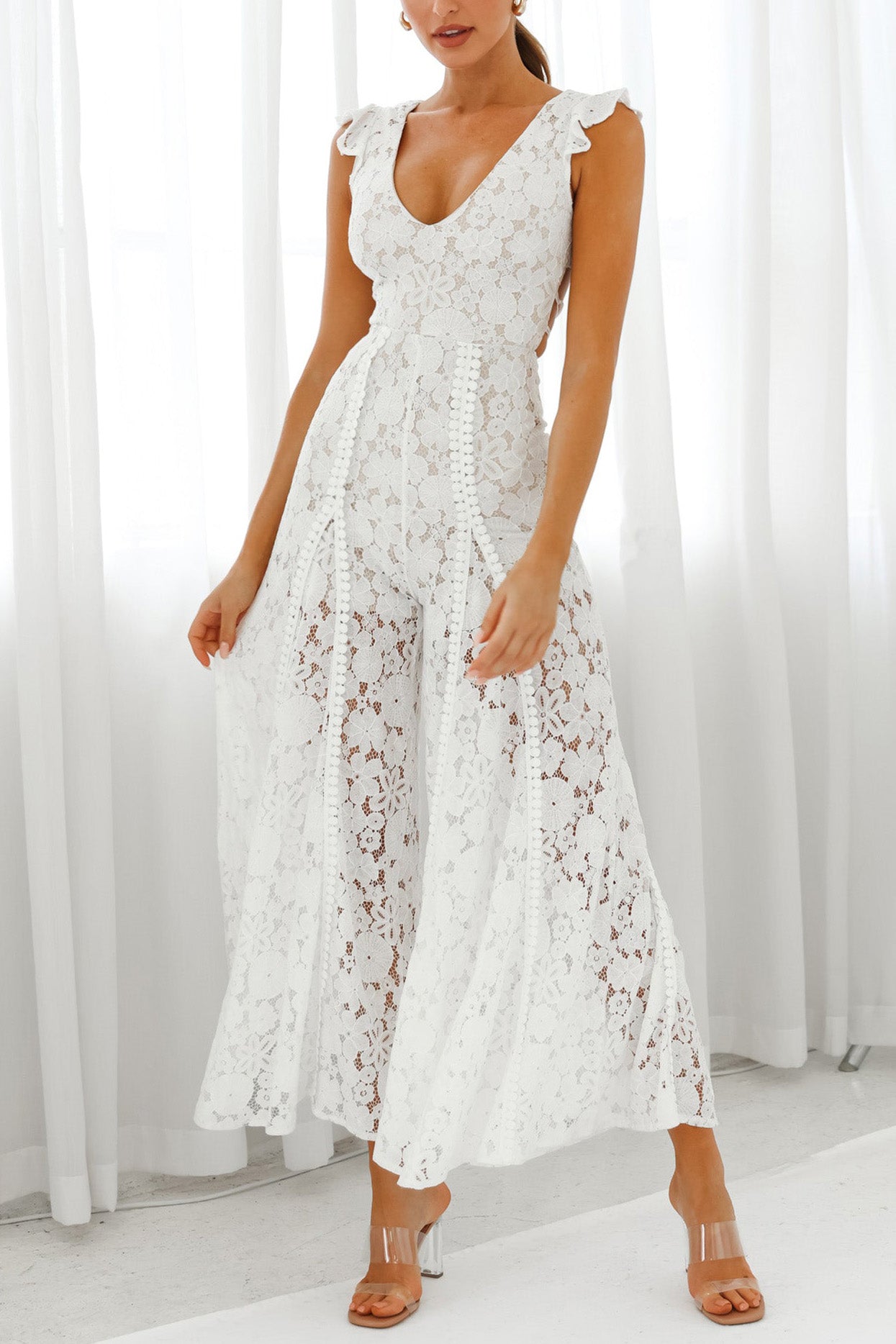 Effortlessly Elegant Dress with a Timeless Design