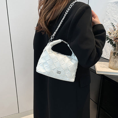 Gracefully Styled Bag for Any Occasion