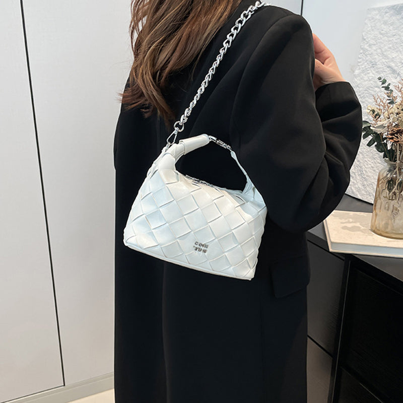 Gracefully Styled Bag for Any Occasion
