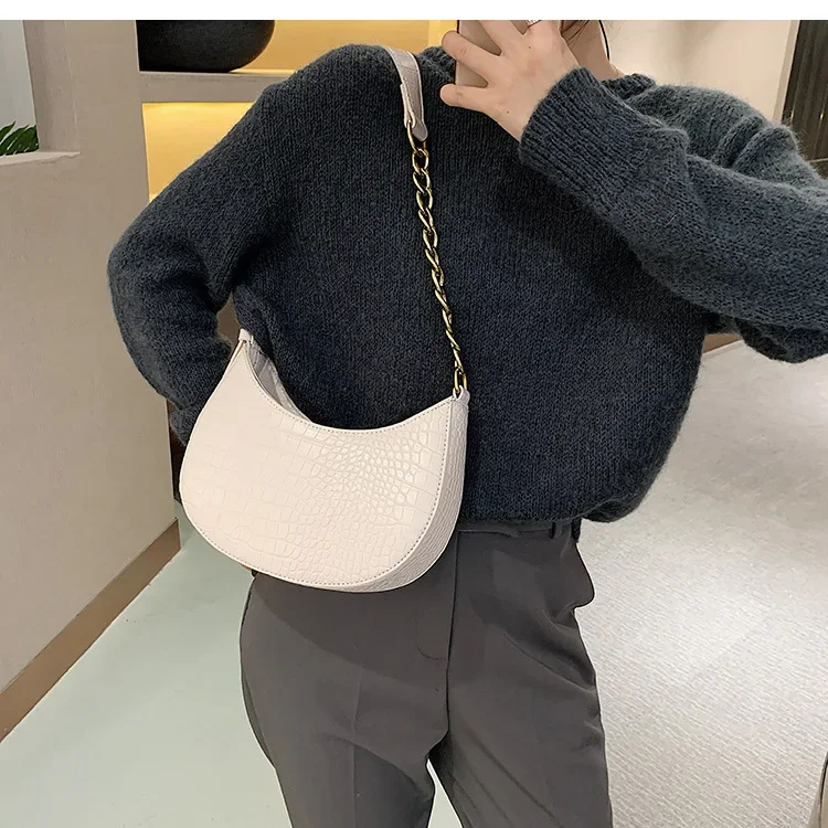 Classic Vintage Bag with a Flattering Fit