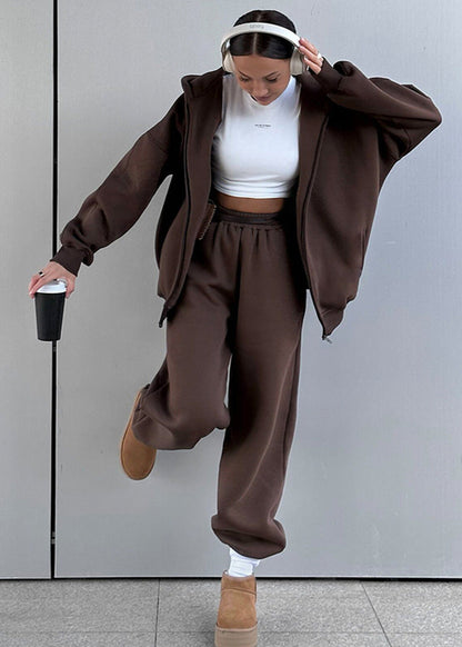 Well Tailored Pants with a Graceful Silhouette