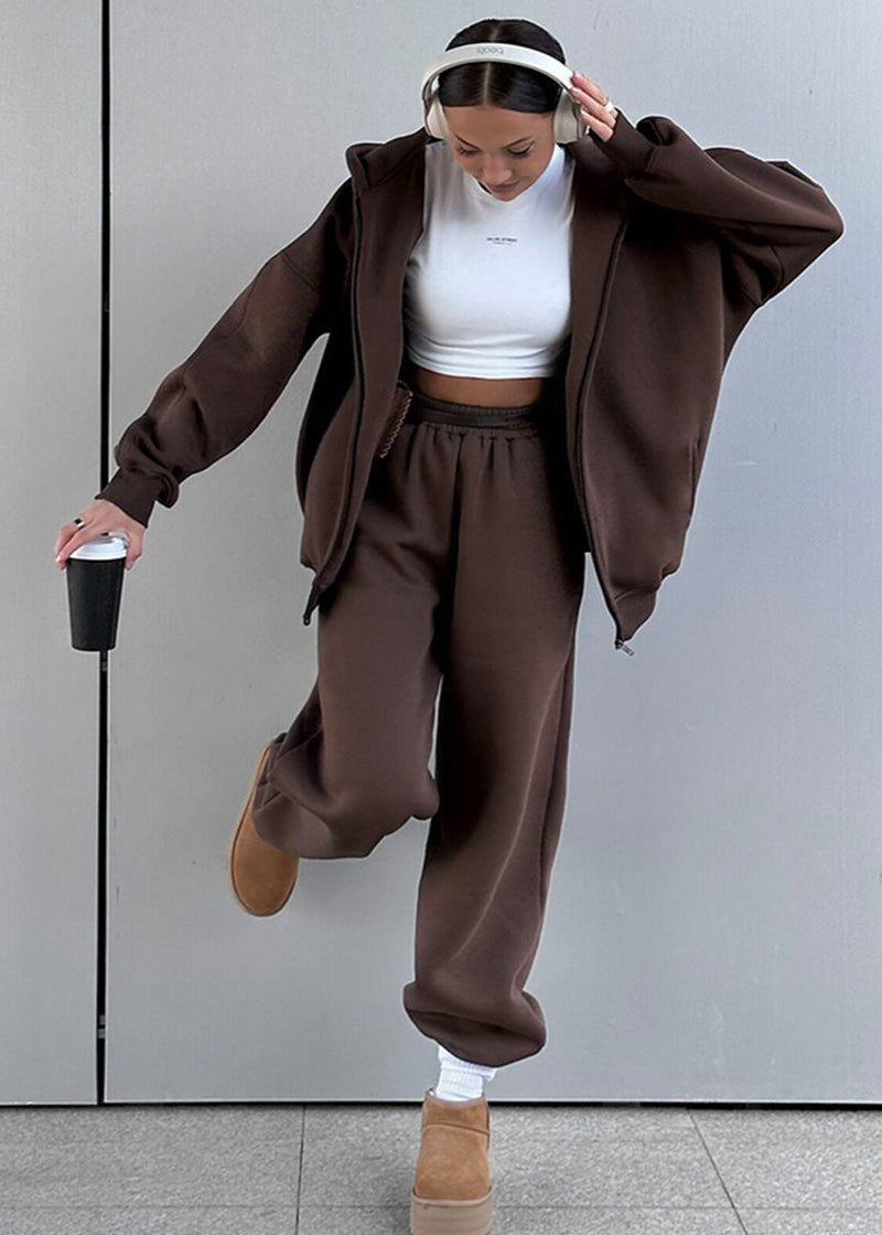 Well Tailored Pants with a Graceful Silhouette