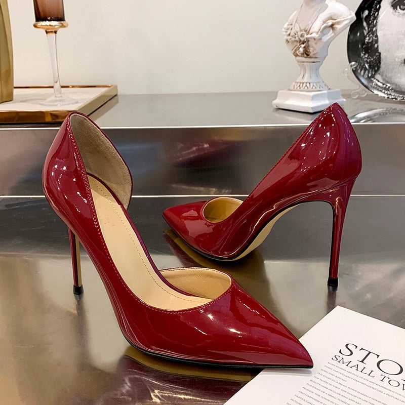 Well Tailored Heels with a Graceful Silhouette