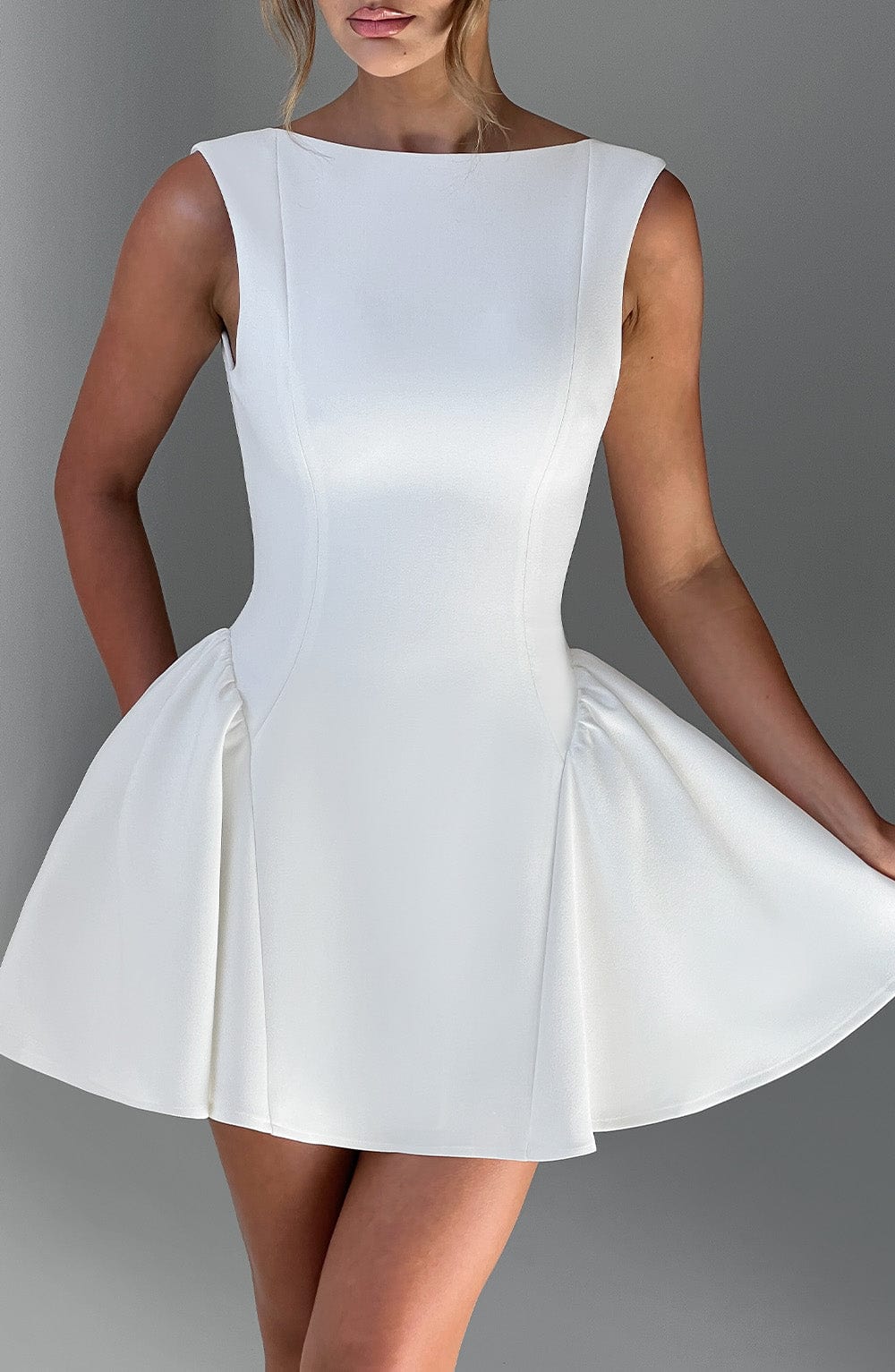 Beautifully Crafted Dress in a Classic Style