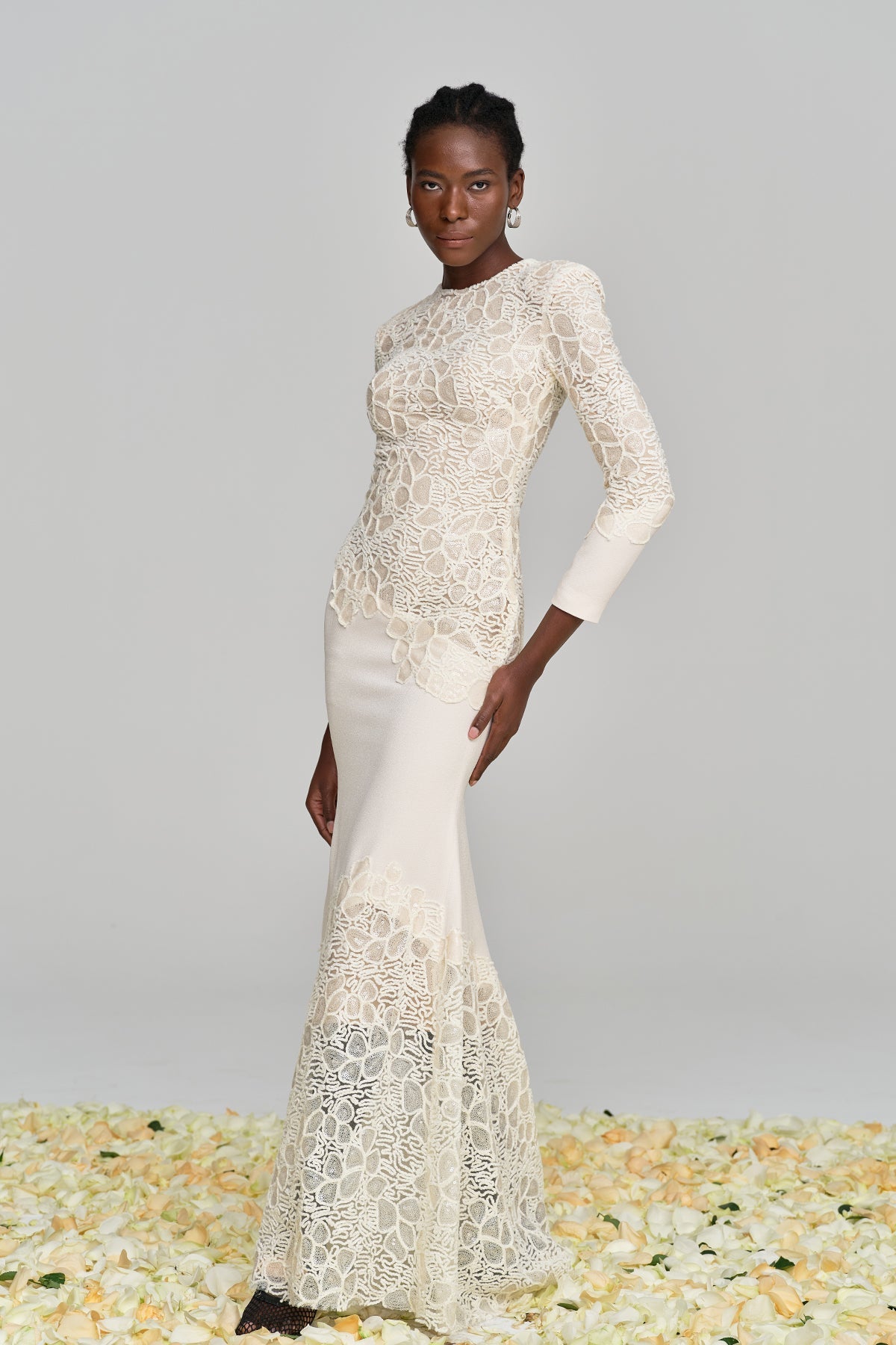 Effortlessly Elegant Dress with a Timeless Design