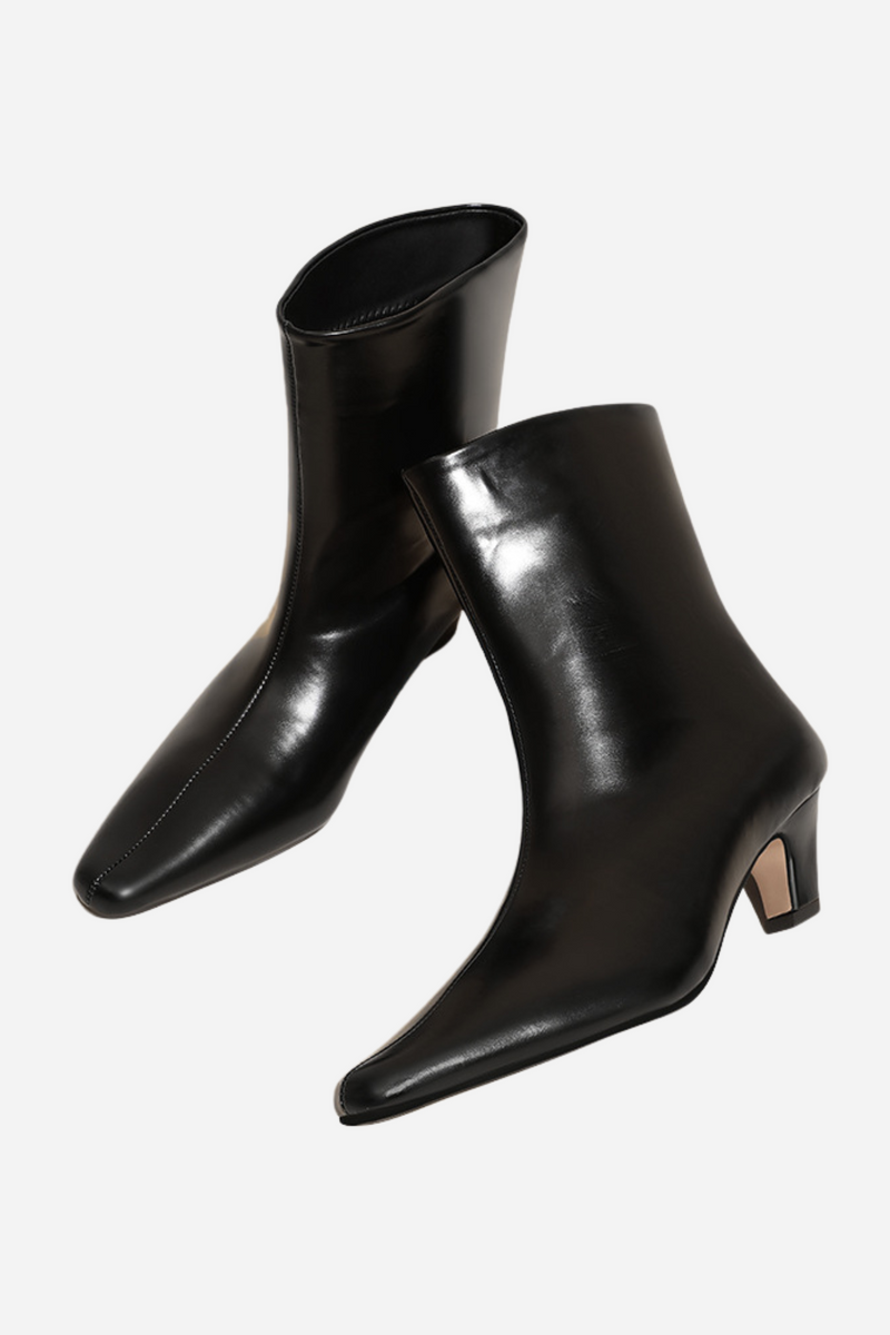Elegantly Styled Boots for Everyday Wear