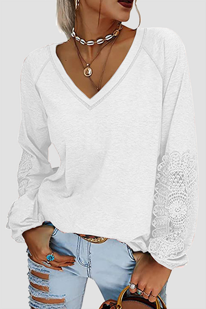 Well Tailored T-Shirt with a Graceful Silhouette