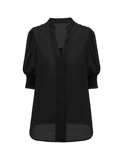 Effortlessly Elegant T-Shirt with a Timeless Design