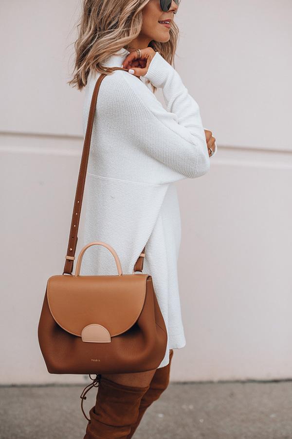 Well Tailored Sweater with a Graceful Silhouette