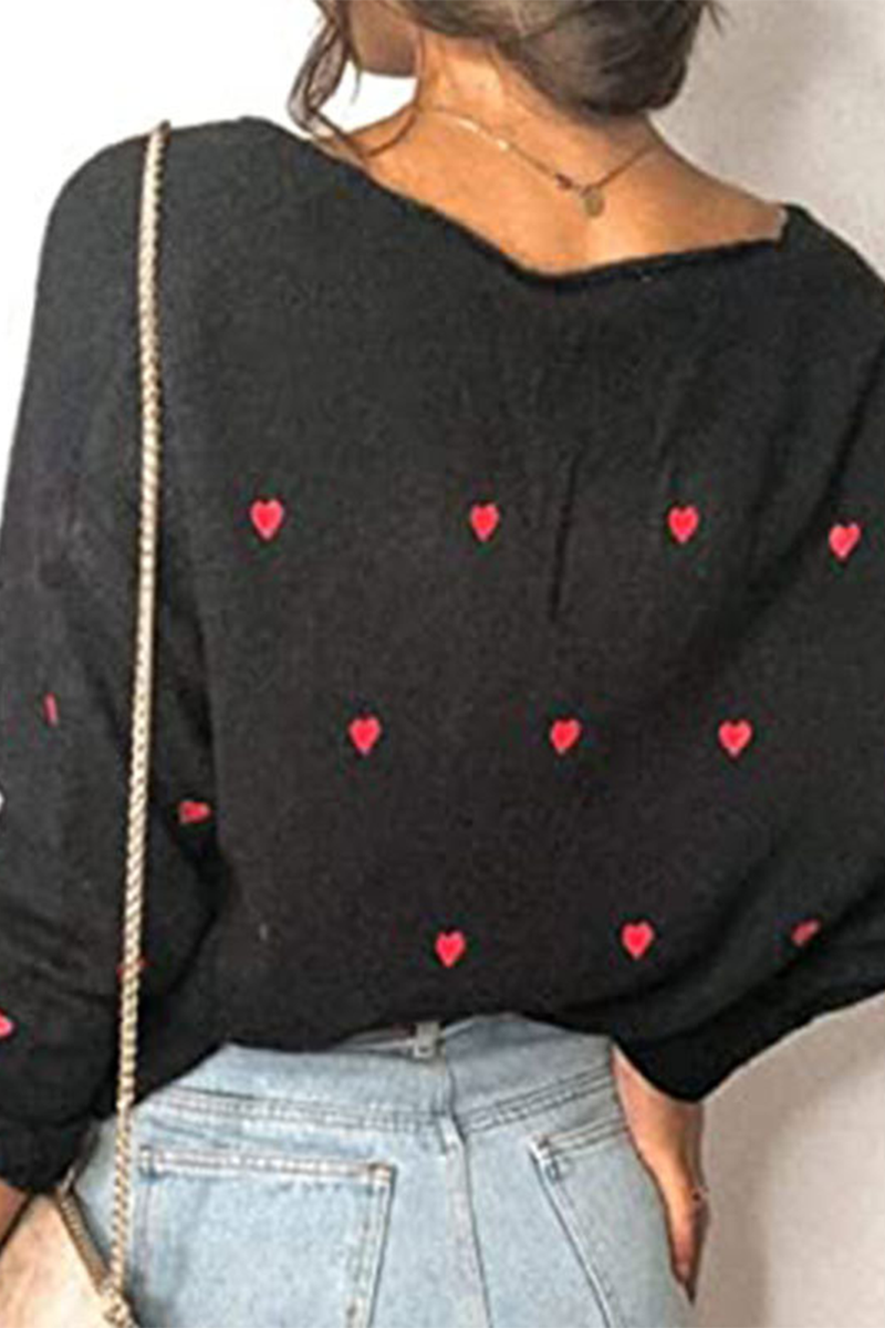 Effortlessly Elegant Sweater with a Timeless Design